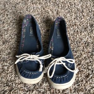Mad Love blue canvas boat shoe. Size 9